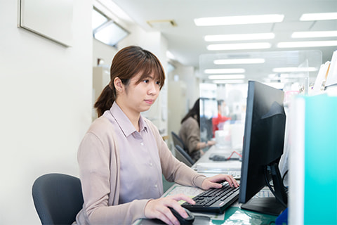 海外関連の顧客との営業窓口として